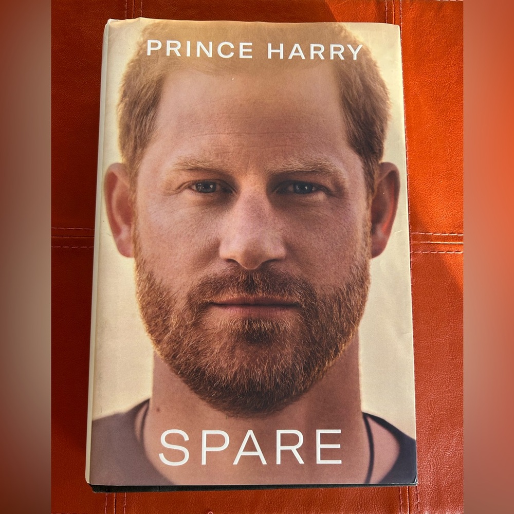 Hardback SPARE -Prince Harry, w/dust jacket. 407pp. Princess Diana’s youngest.